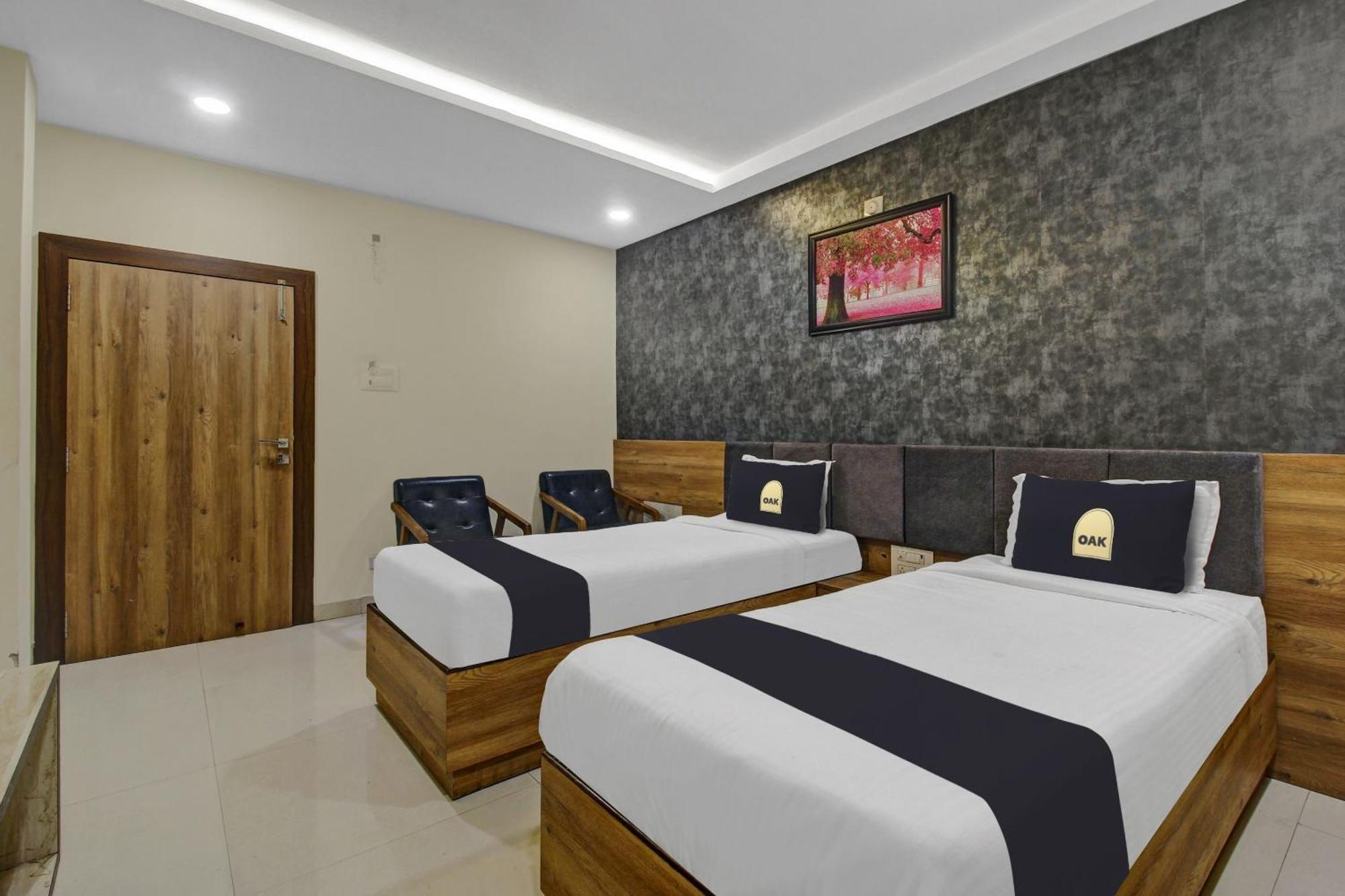 Collection O Hotel Swagath Pride Mancherāl Extérieur photo