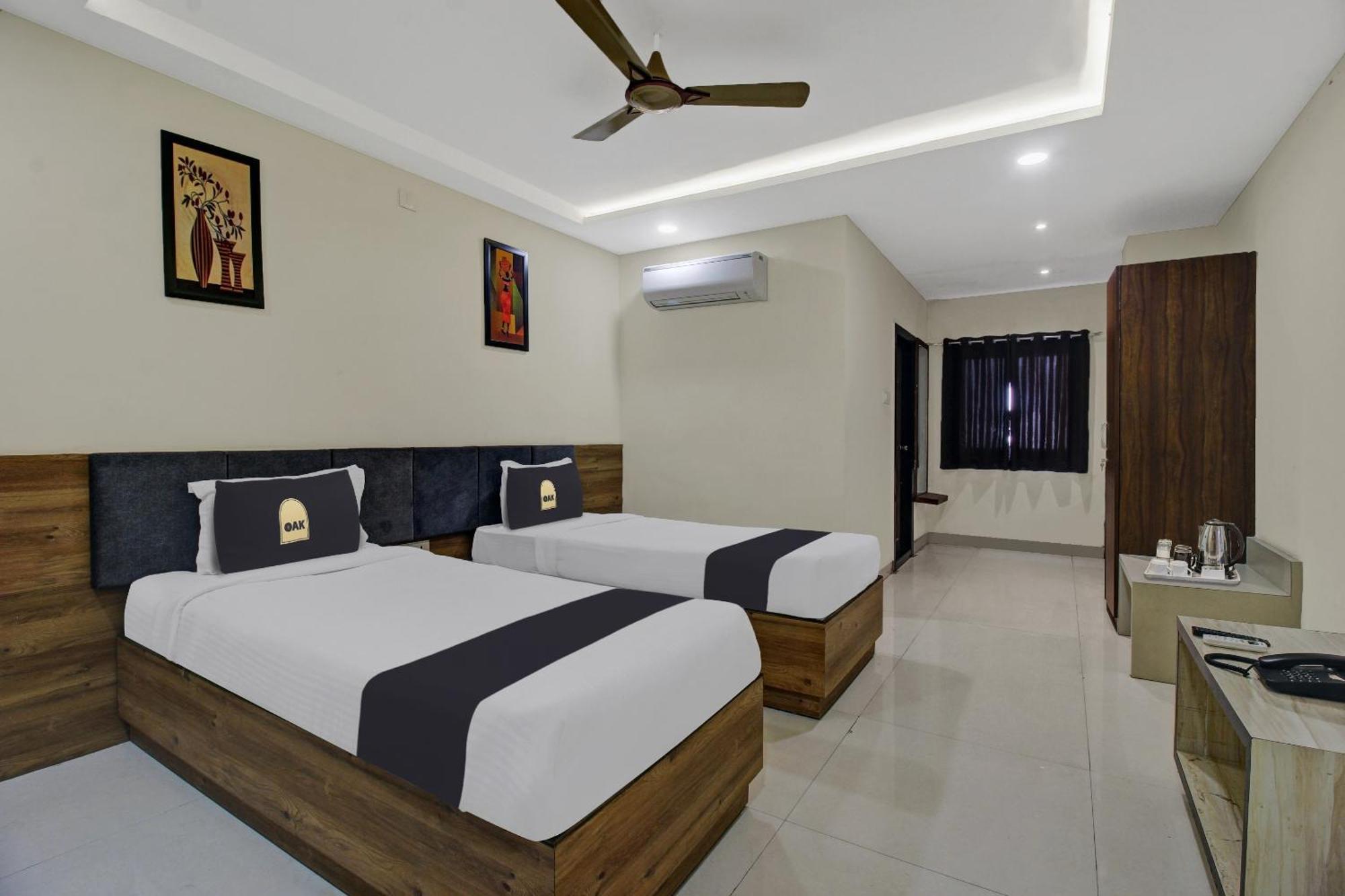 Collection O Hotel Swagath Pride Mancherāl Extérieur photo
