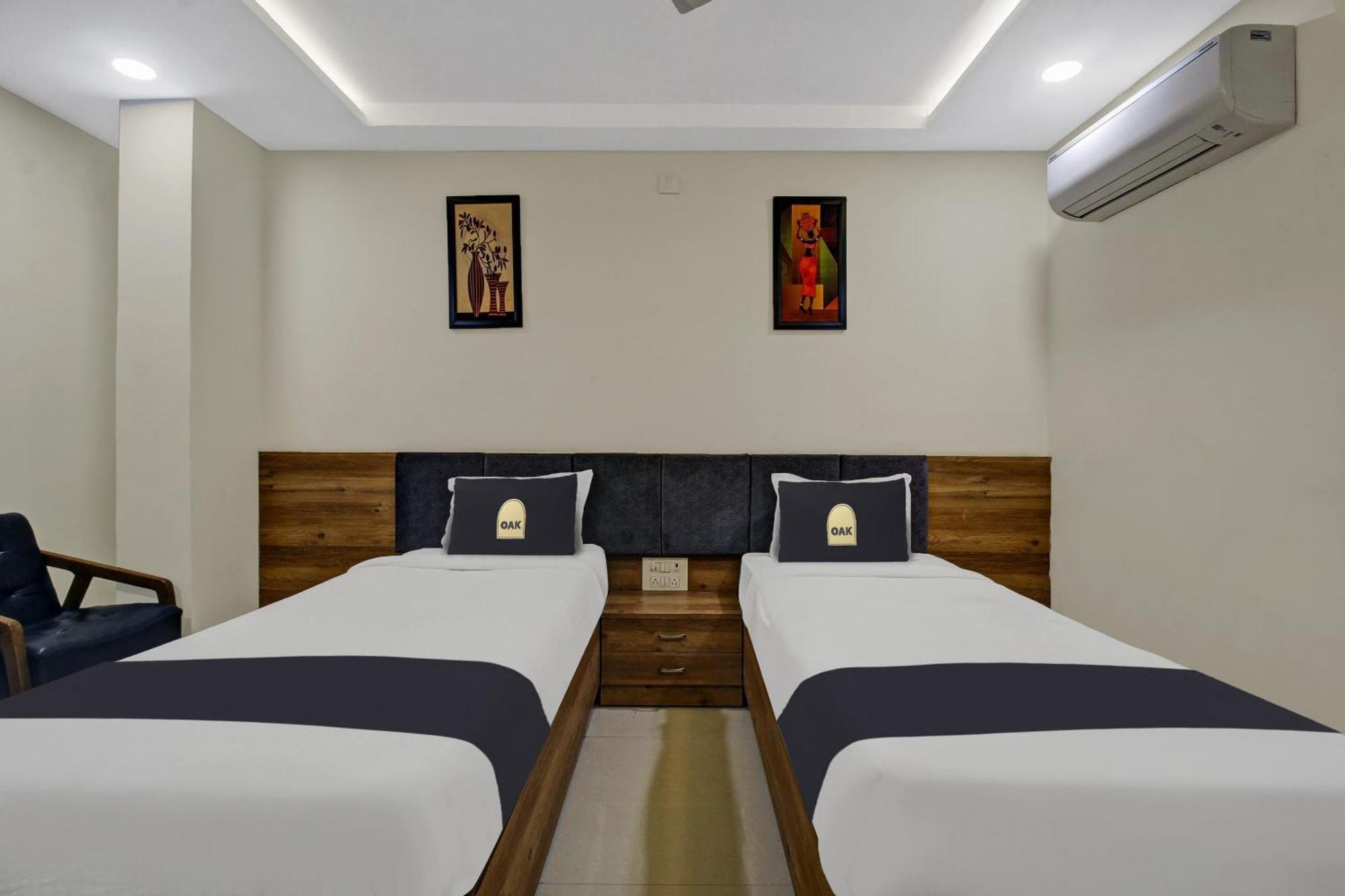 Collection O Hotel Swagath Pride Mancherāl Extérieur photo